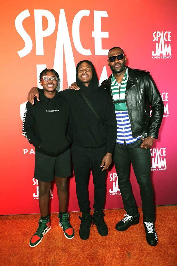 开云体育下载网页版-当詹姆斯从皇帝变成父亲,他收敛起锋芒却更有温情